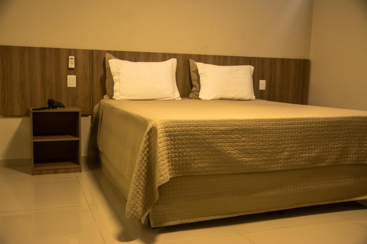 Hotel Vila Verde Penápolis Eksteriør billede