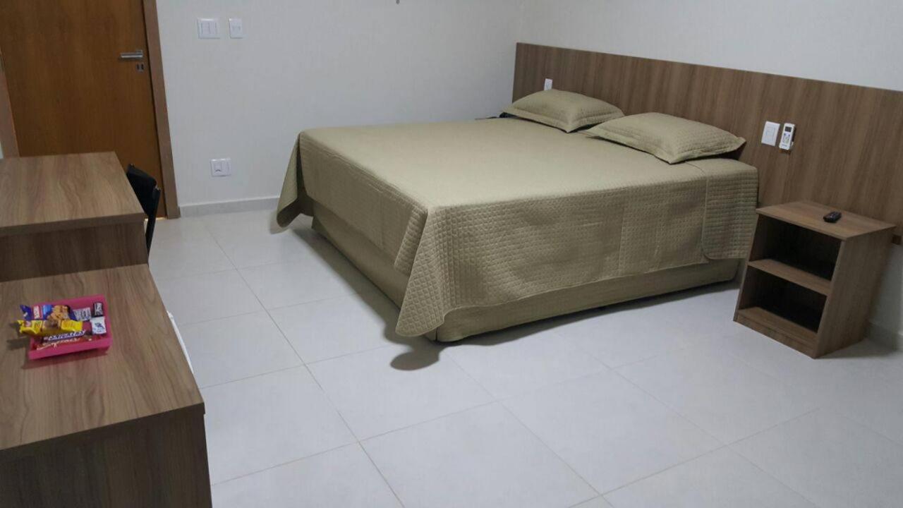 Hotel Vila Verde Penápolis Værelse billede