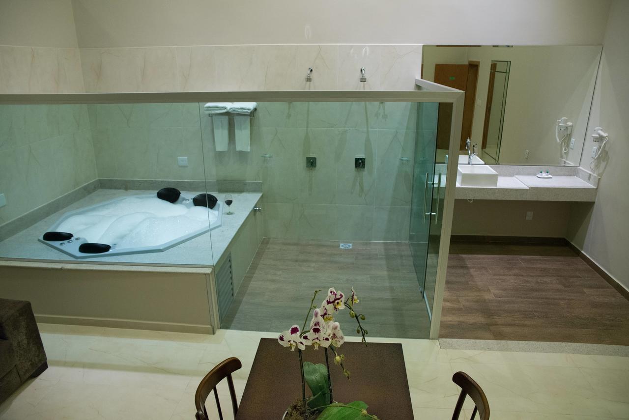 Hotel Vila Verde Penápolis Eksteriør billede